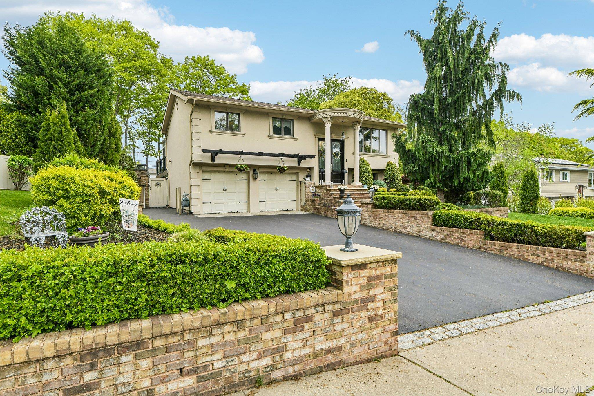 Casa com 4 Quartos à Venda em Smithtown - Nova Iorque - EUA - 1