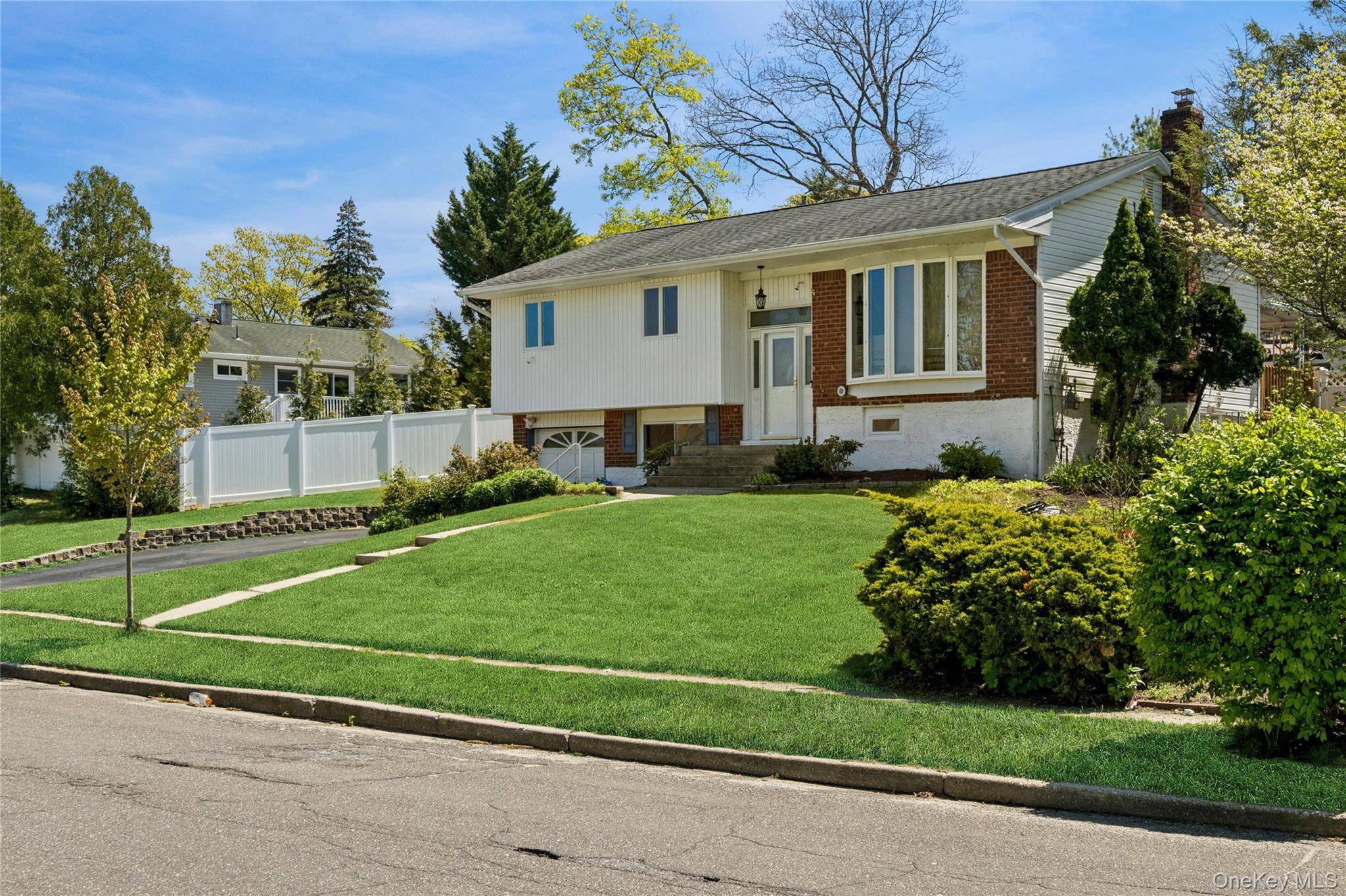 Casa com 4 Quartos à Venda em Smithtown - Nova Iorque - EUA - 3