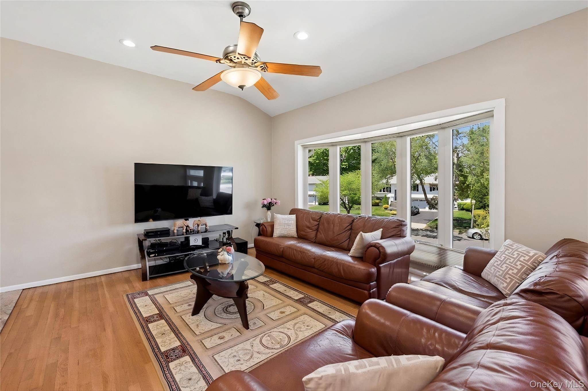 Casa com 4 Quartos à Venda em Smithtown - Nova Iorque - EUA - 7