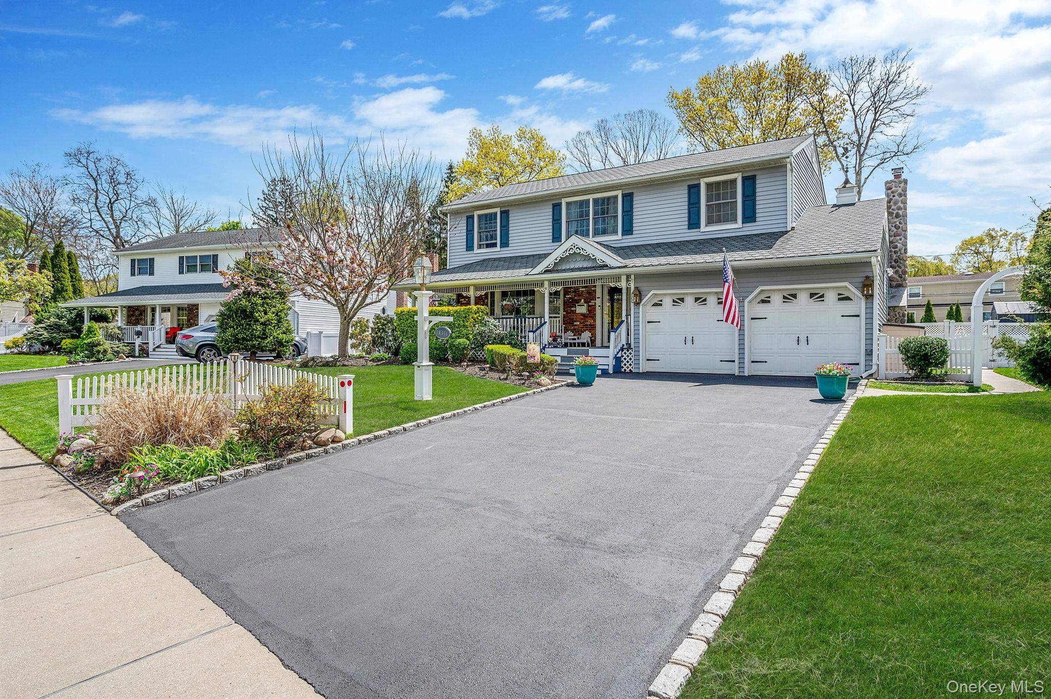Casa com 4 Quartos à Venda em Smithtown - Nova Iorque - EUA - 1