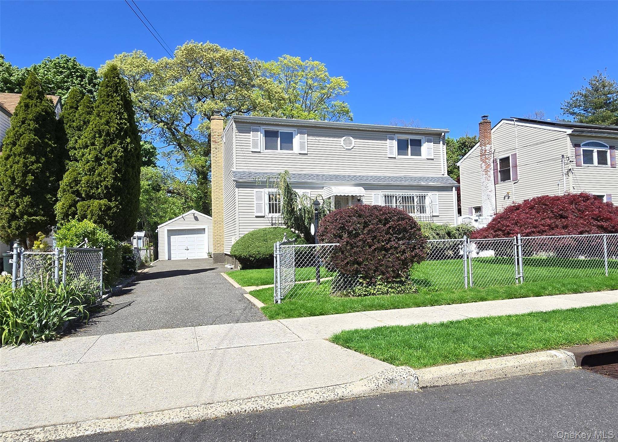 4 Bedroom Home for Sale in South Hempstead - New York - USA - 1