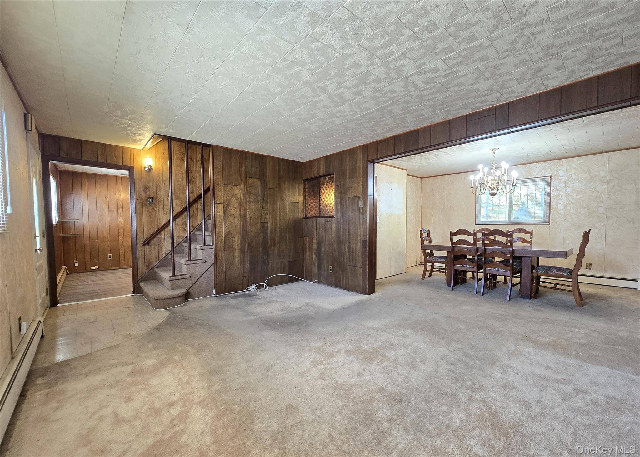 4 Bedroom Home for Sale in South Hempstead - New York - USA - 7