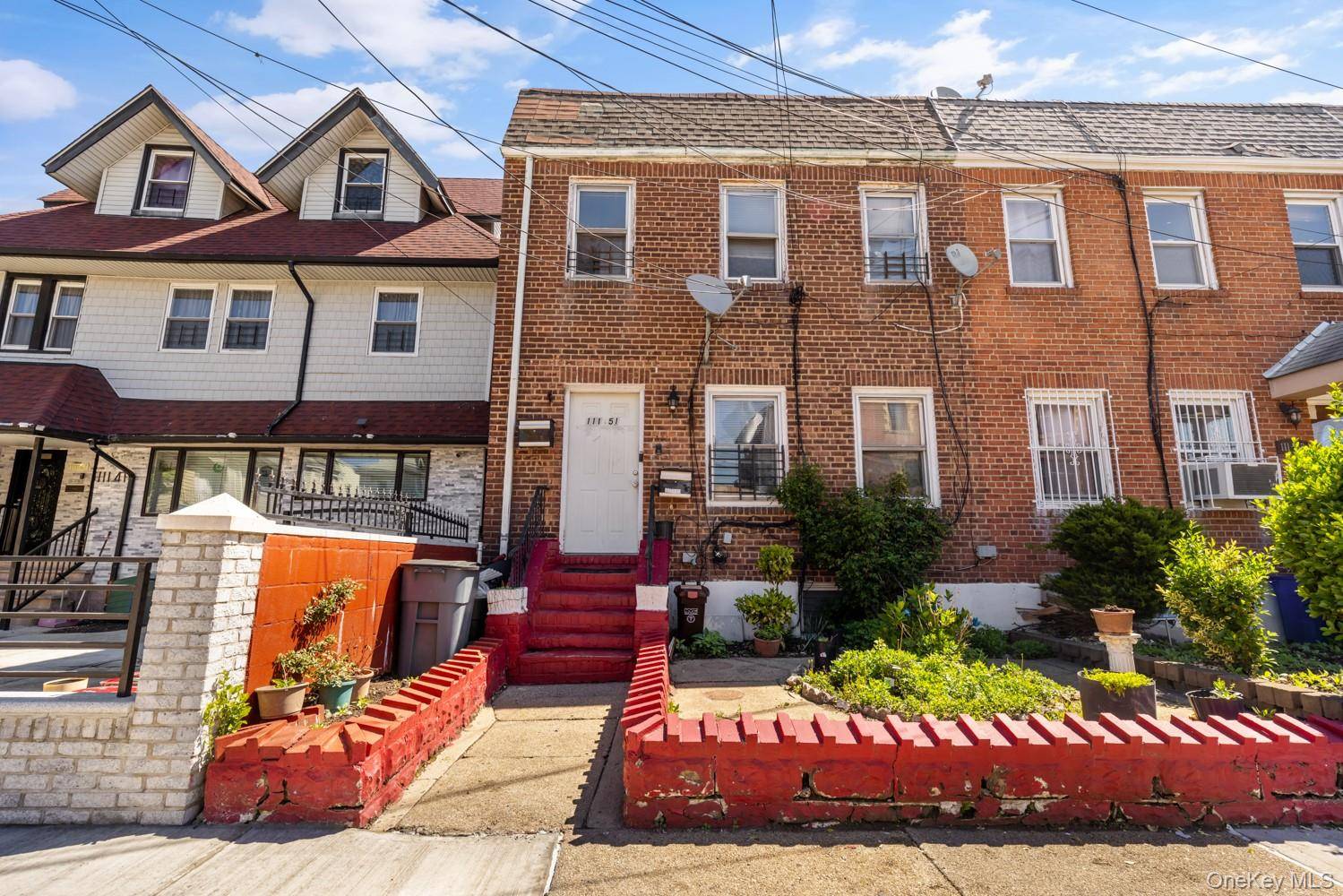 Casa com 4 Quartos à Venda em South Ozone Park - Nova Iorque - EUA - 1