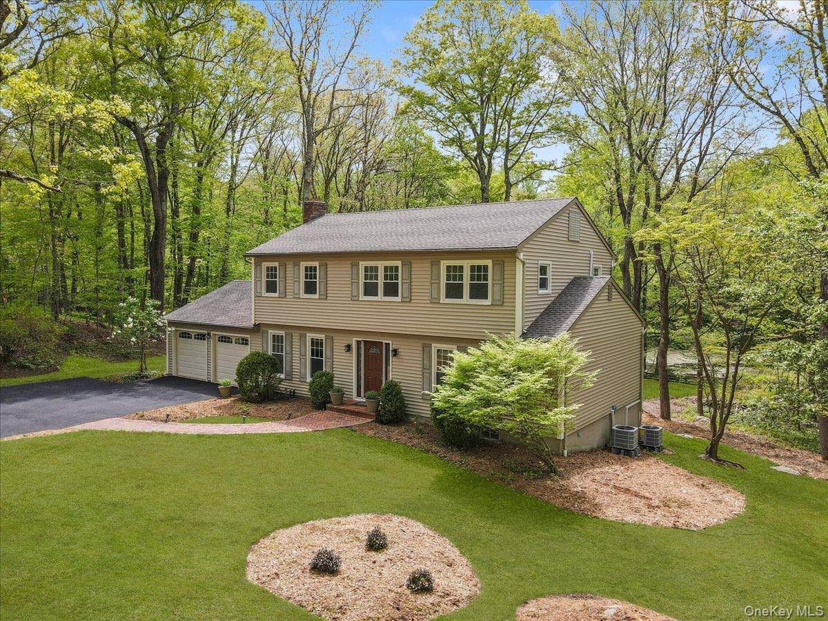 Casa de 4 Dormitorios en Venta en South Salem - Nueva York - EE. UU. - 1