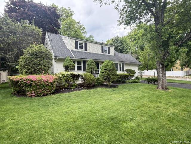 Casa de 4 Dormitorios en Venta en Spring Valley - Nueva York - EE. UU. - 1