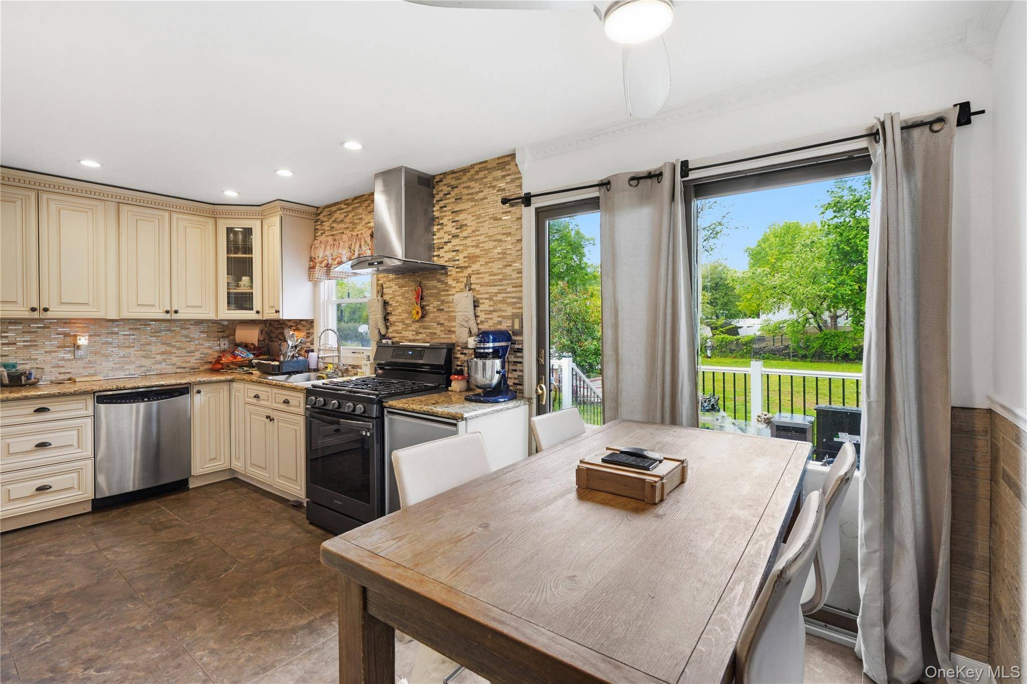 Casa de 4 Dormitorios en Venta en Stony Point - Nueva York - EE. UU. - 7