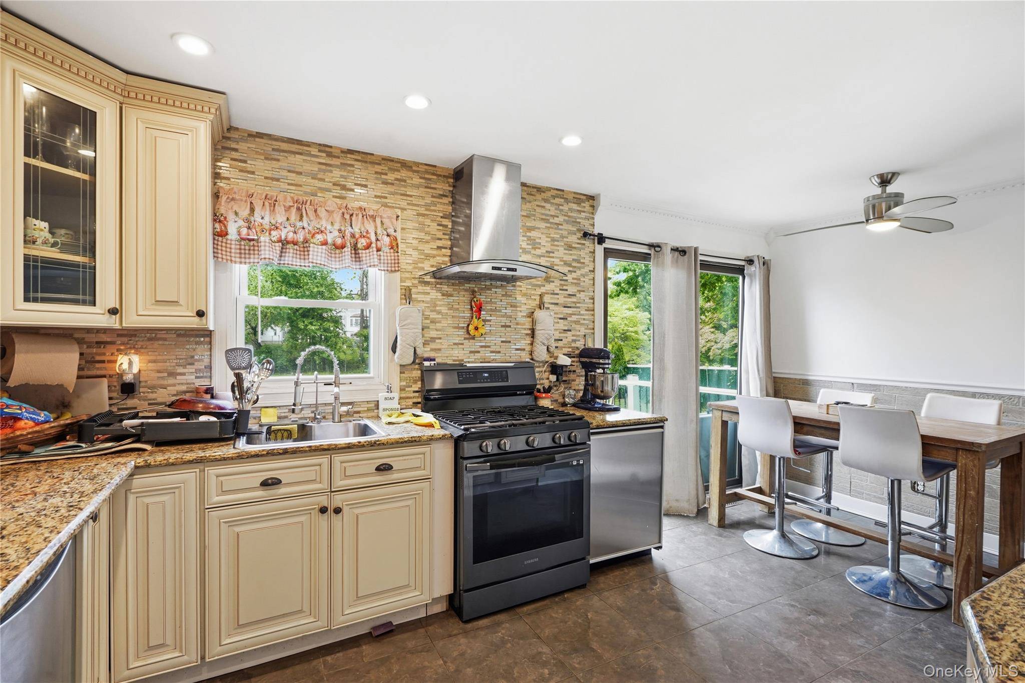 Casa de 4 Dormitorios en Venta en Stony Point - Nueva York - EE. UU. - 8