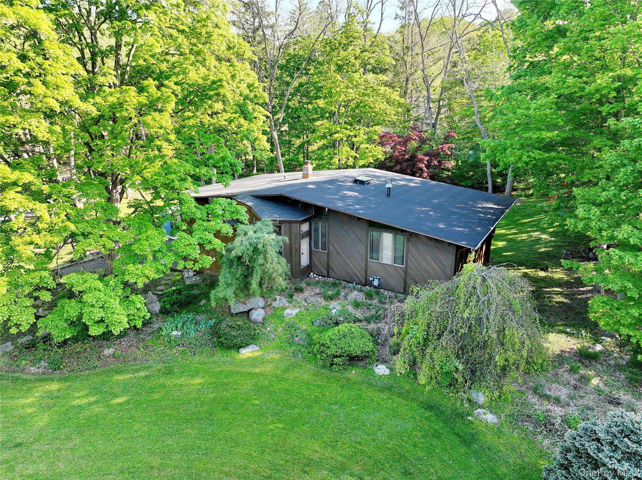 Casa de 4 Dormitorios en Venta en Suffern - Nueva York - EE. UU. - 1