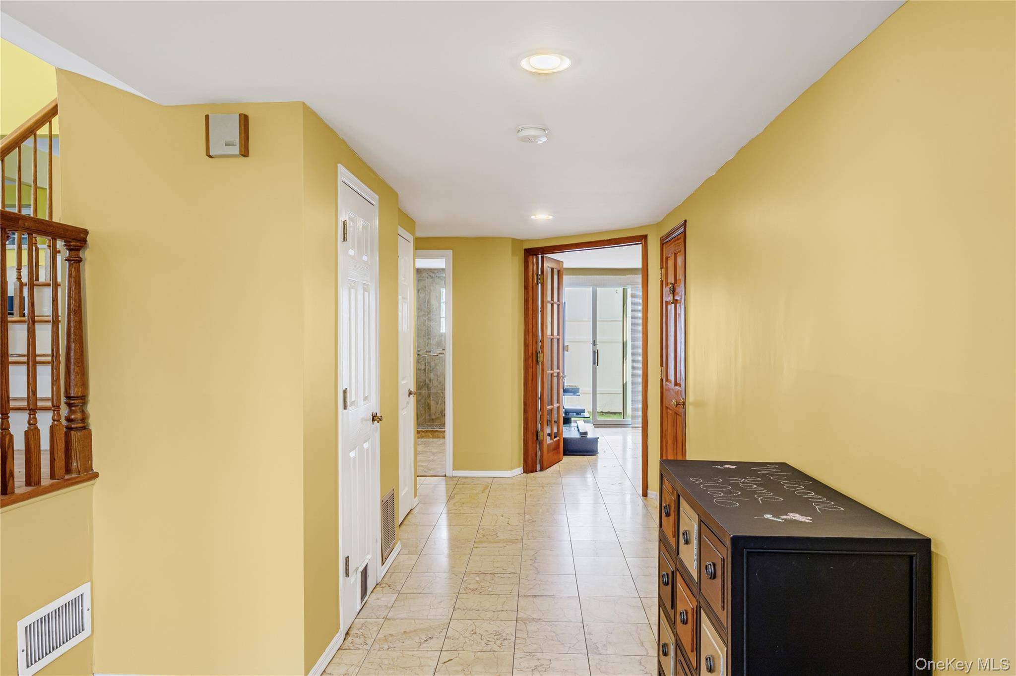 4 Bedroom Home for Sale in Syosset - New York - USA - 5
