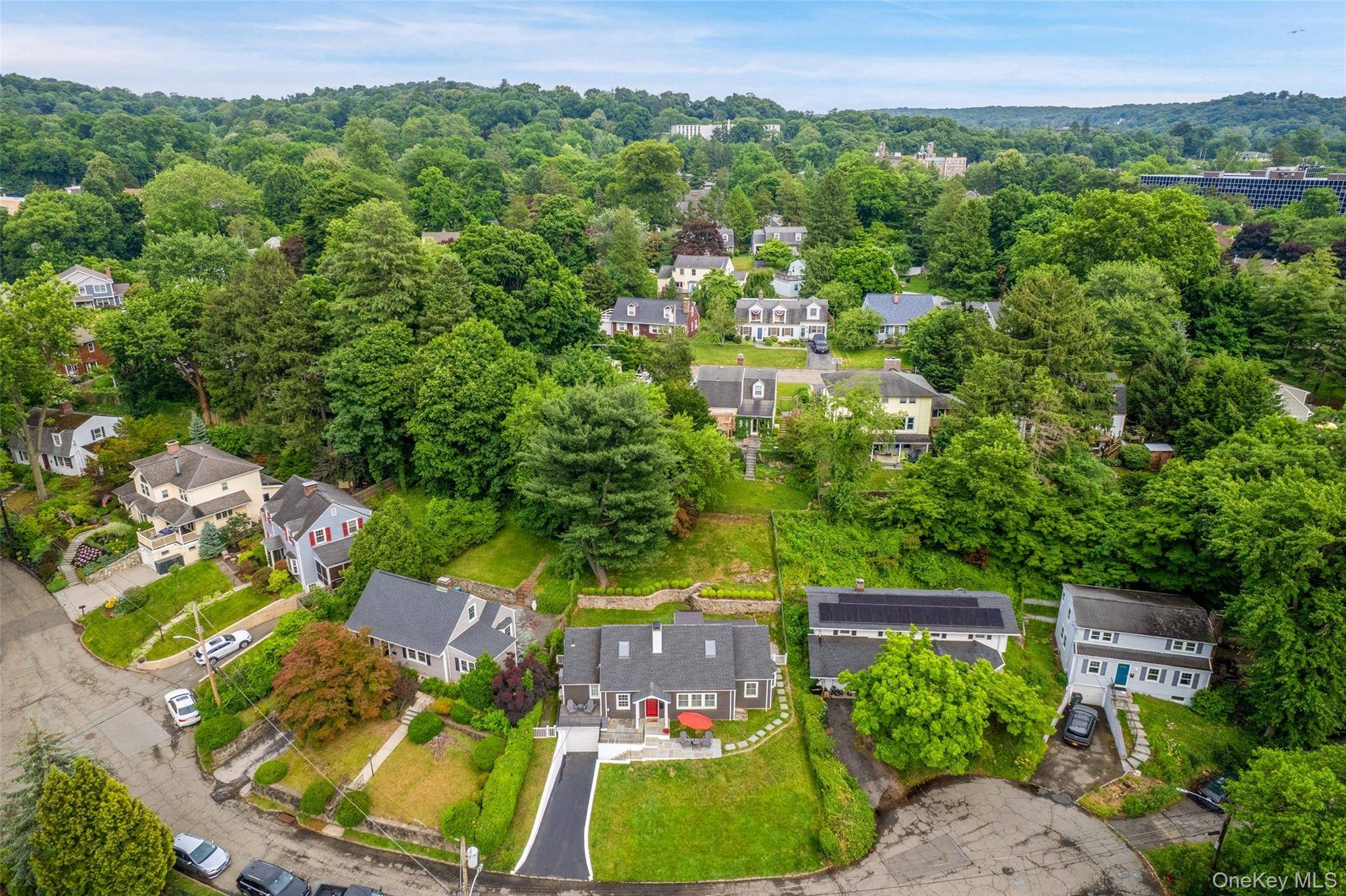 4 Bedroom Home for Sale in Tarrytown - New York - USA - 3