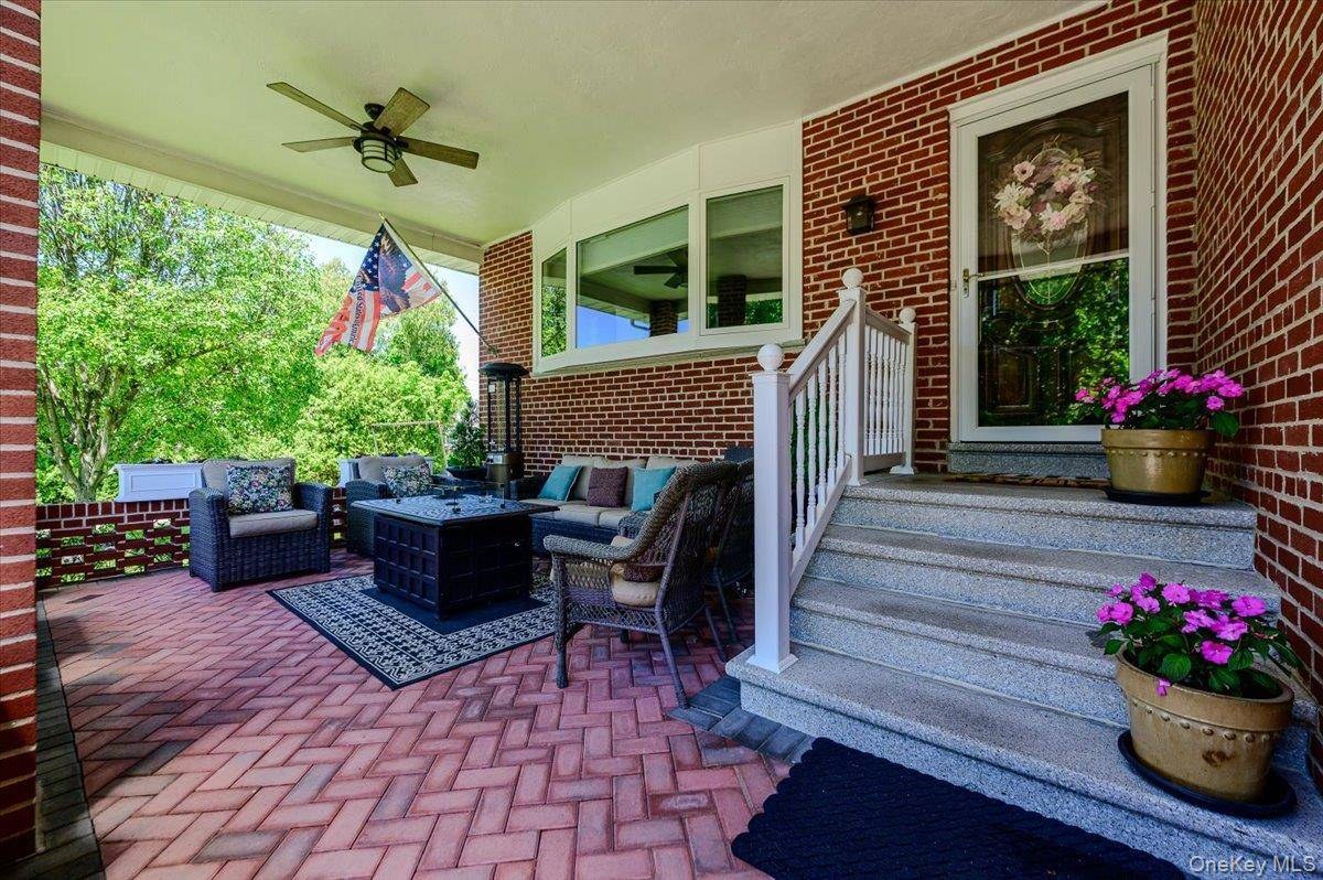 4 Bedroom Home for Sale in Thornwood - New York - USA - 4