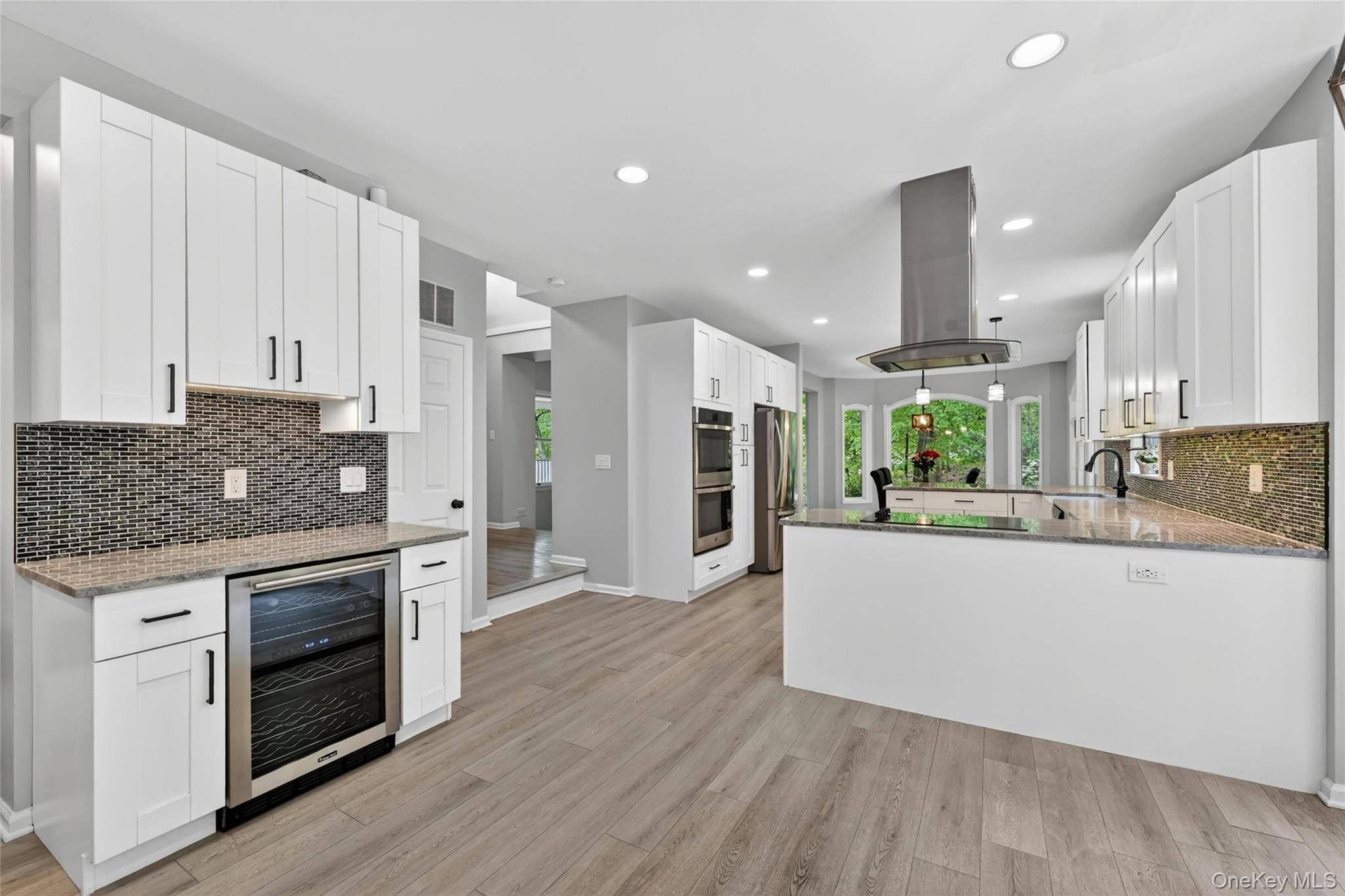 4 Bedroom Home for Sale in Tomkins Cove - New York - USA - 7