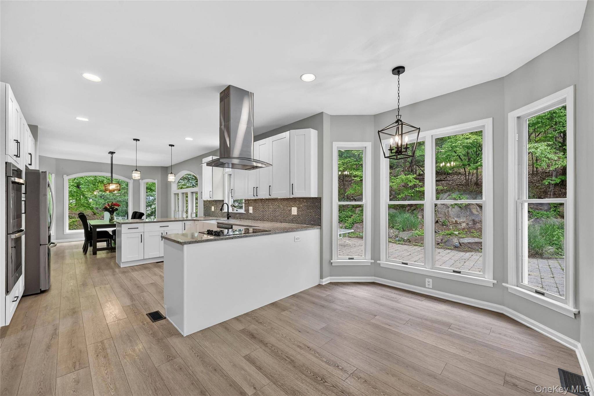 4 Bedroom Home for Sale in Tomkins Cove - New York - USA - 8