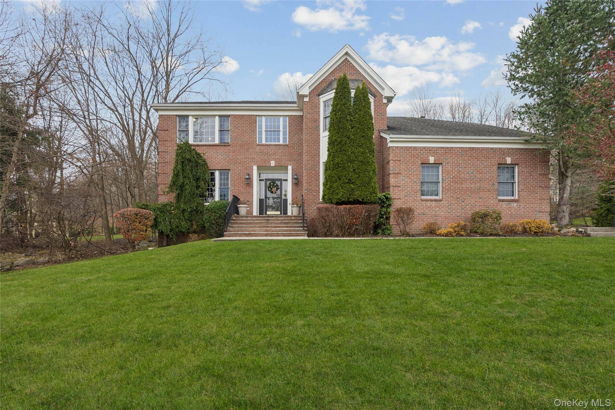 Casa de 4 Dormitorios en Venta en Tuxedo Park - Nueva York - EE. UU. - 1