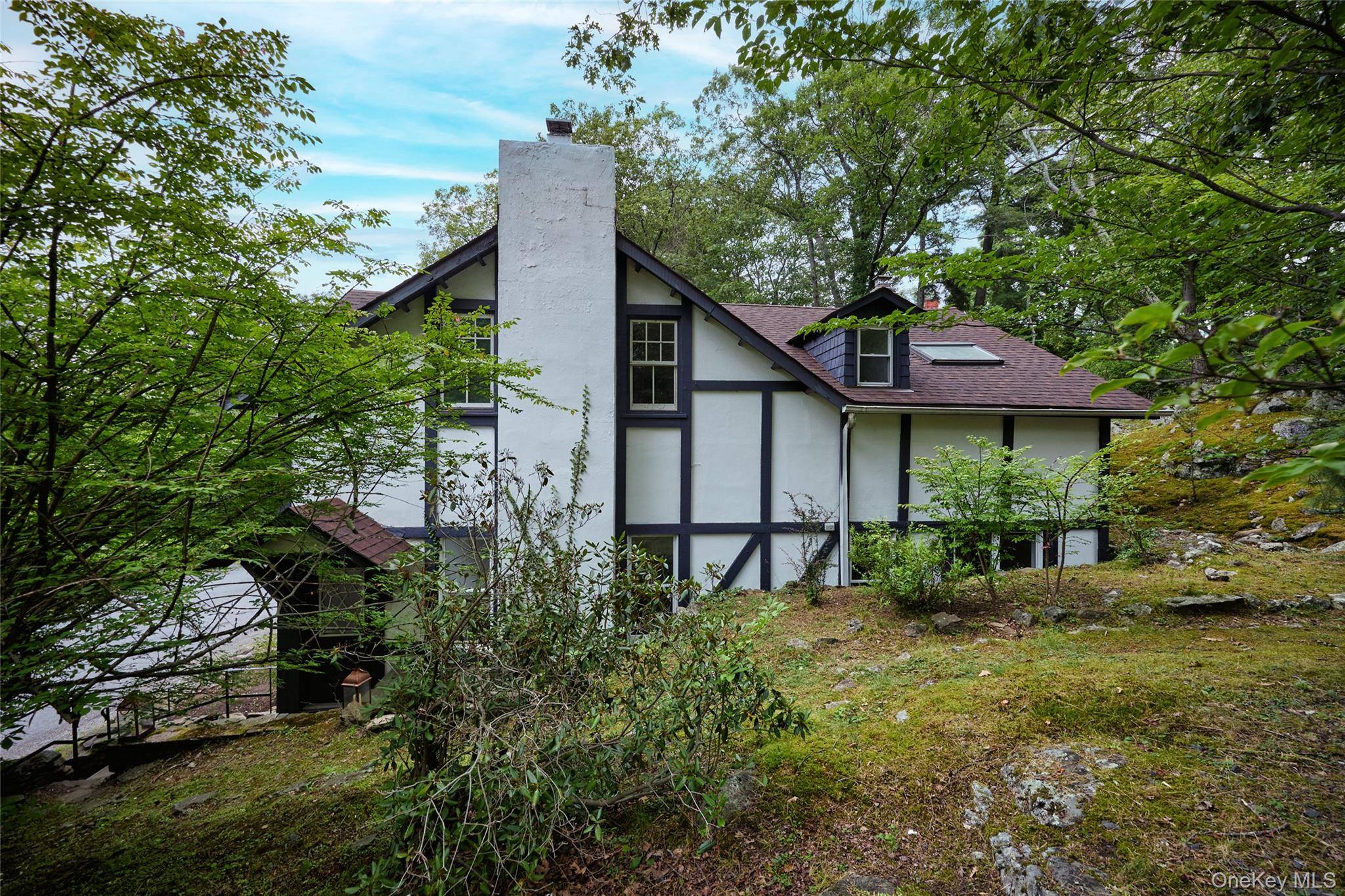 Casa de 4 Dormitorios en Venta en Tuxedo Park - Nueva York - EE. UU. - 2