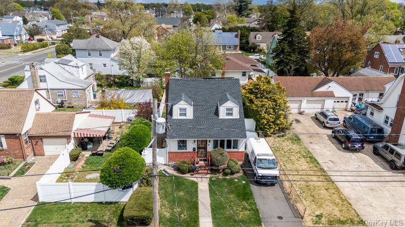 Casa de 4 Dormitorios en Venta en Uniondale - Nueva York - EE. UU. - 2