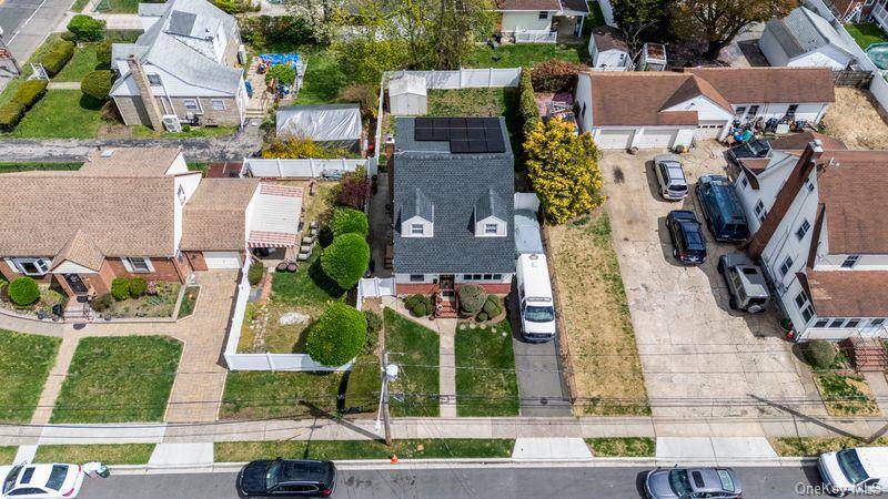 Casa de 4 Dormitorios en Venta en Uniondale - Nueva York - EE. UU. - 3
