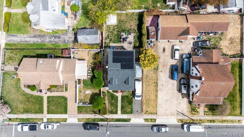 Casa de 4 Dormitorios en Venta en Uniondale - Nueva York - EE. UU. - 4