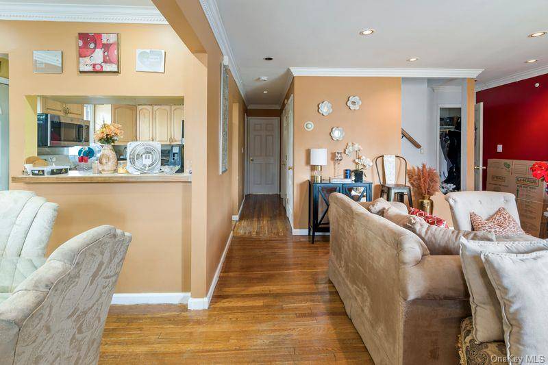 Casa de 4 Dormitorios en Venta en Uniondale - Nueva York - EE. UU. - 6