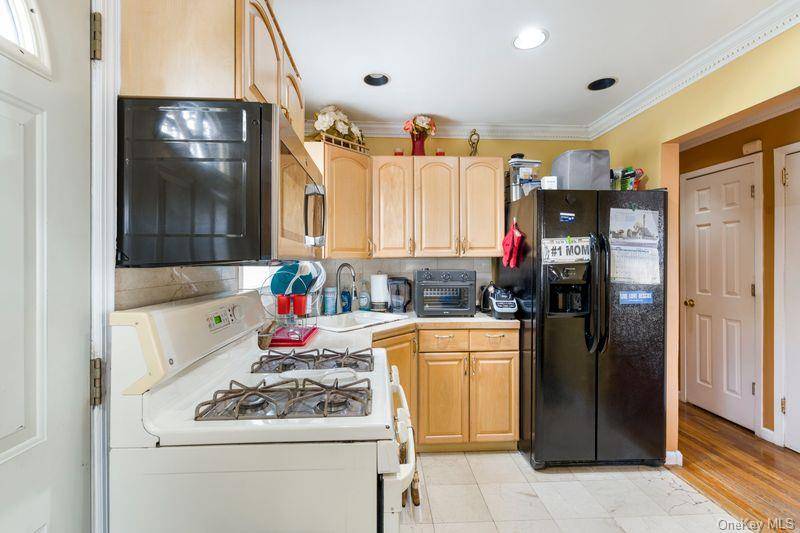 Casa de 4 Dormitorios en Venta en Uniondale - Nueva York - EE. UU. - 8