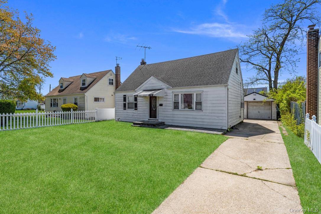 Casa de 4 Dormitorios en Venta en Uniondale - Nueva York - EE. UU. - 2