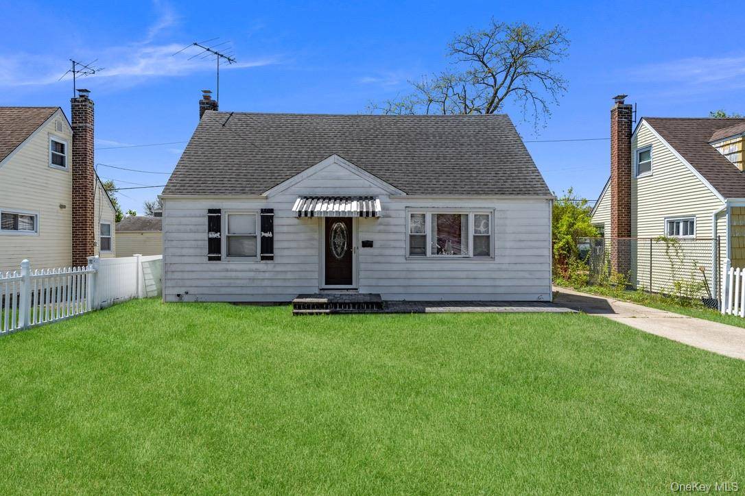 Casa de 4 Dormitorios en Venta en Uniondale - Nueva York - EE. UU. - 3