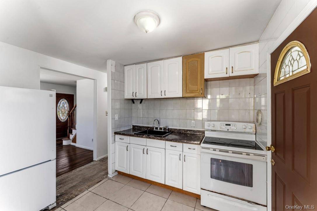 Casa de 4 Dormitorios en Venta en Uniondale - Nueva York - EE. UU. - 8