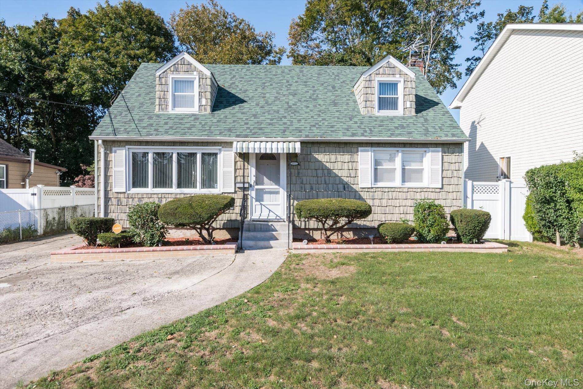 4 Bedroom Home for Sale in Uniondale - New York - USA - 1