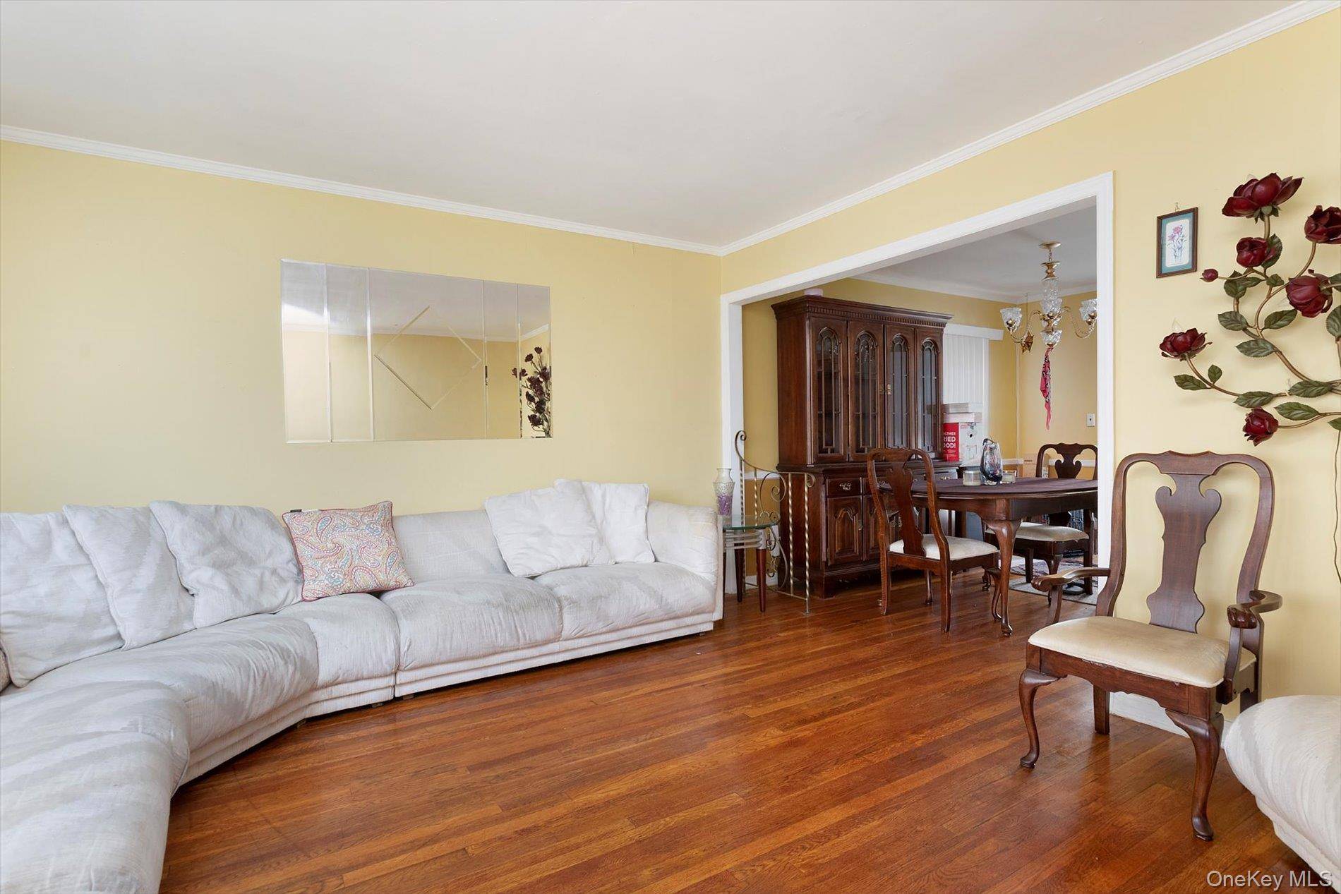 4 Bedroom Home for Sale in Uniondale - New York - USA - 4