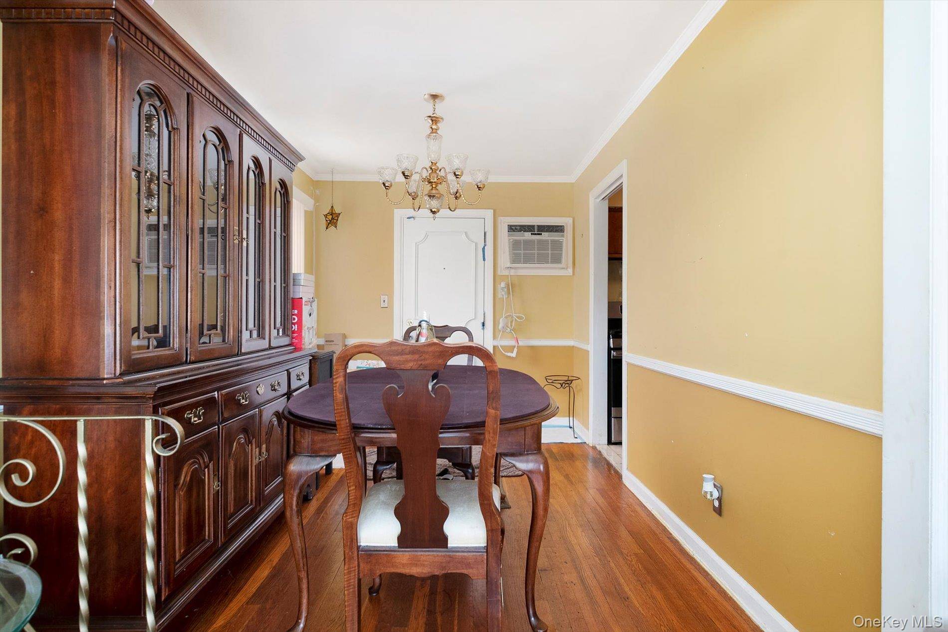 4 Bedroom Home for Sale in Uniondale - New York - USA - 6