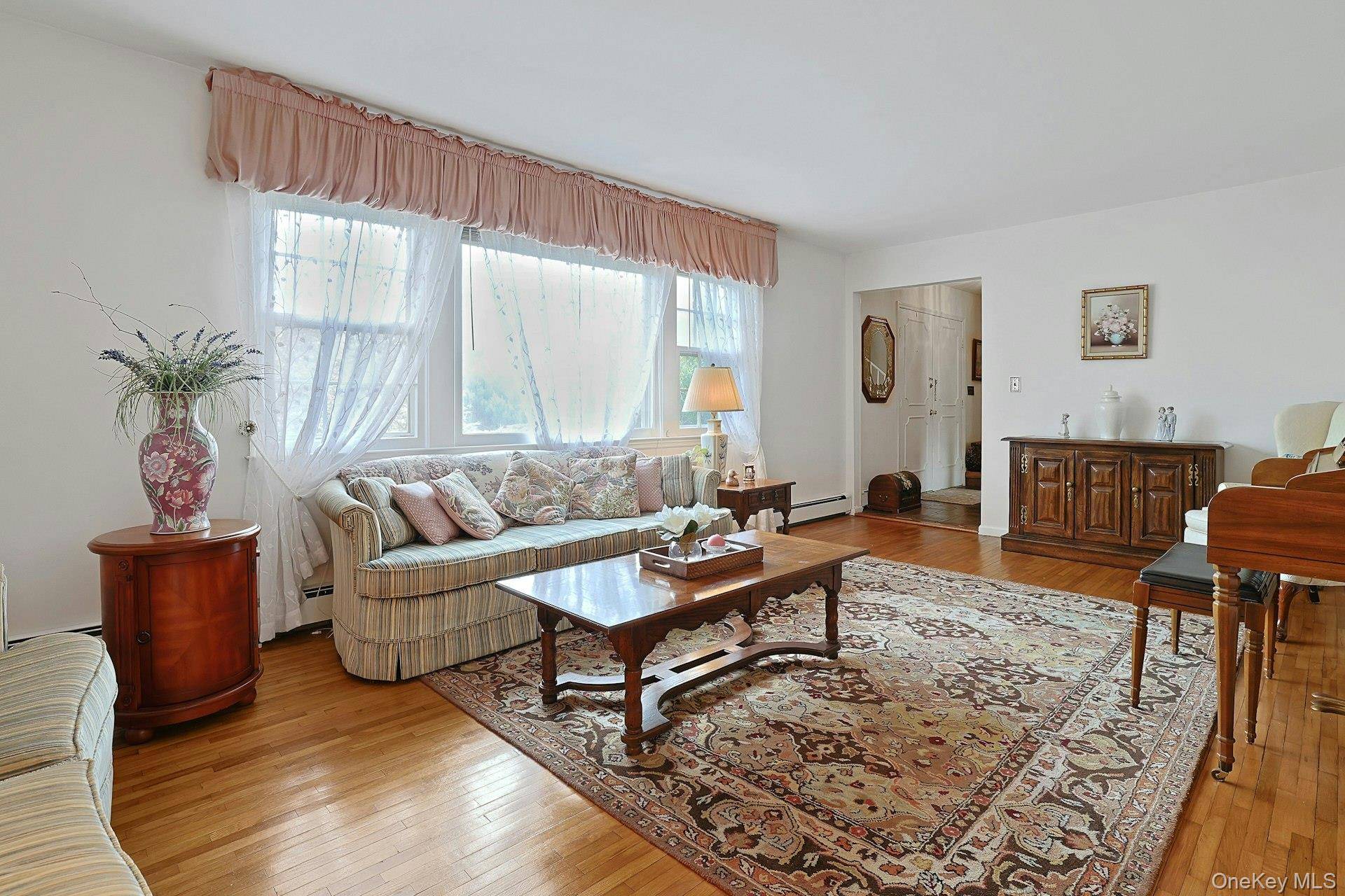 Casa de 4 Dormitorios en Venta en Valhalla - Nueva York - EE. UU. - 8