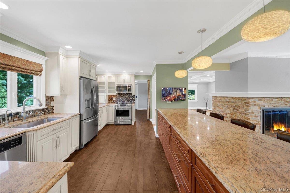 Casa de 4 Dormitorios en Venta en Valhalla - Nueva York - EE. UU. - 6