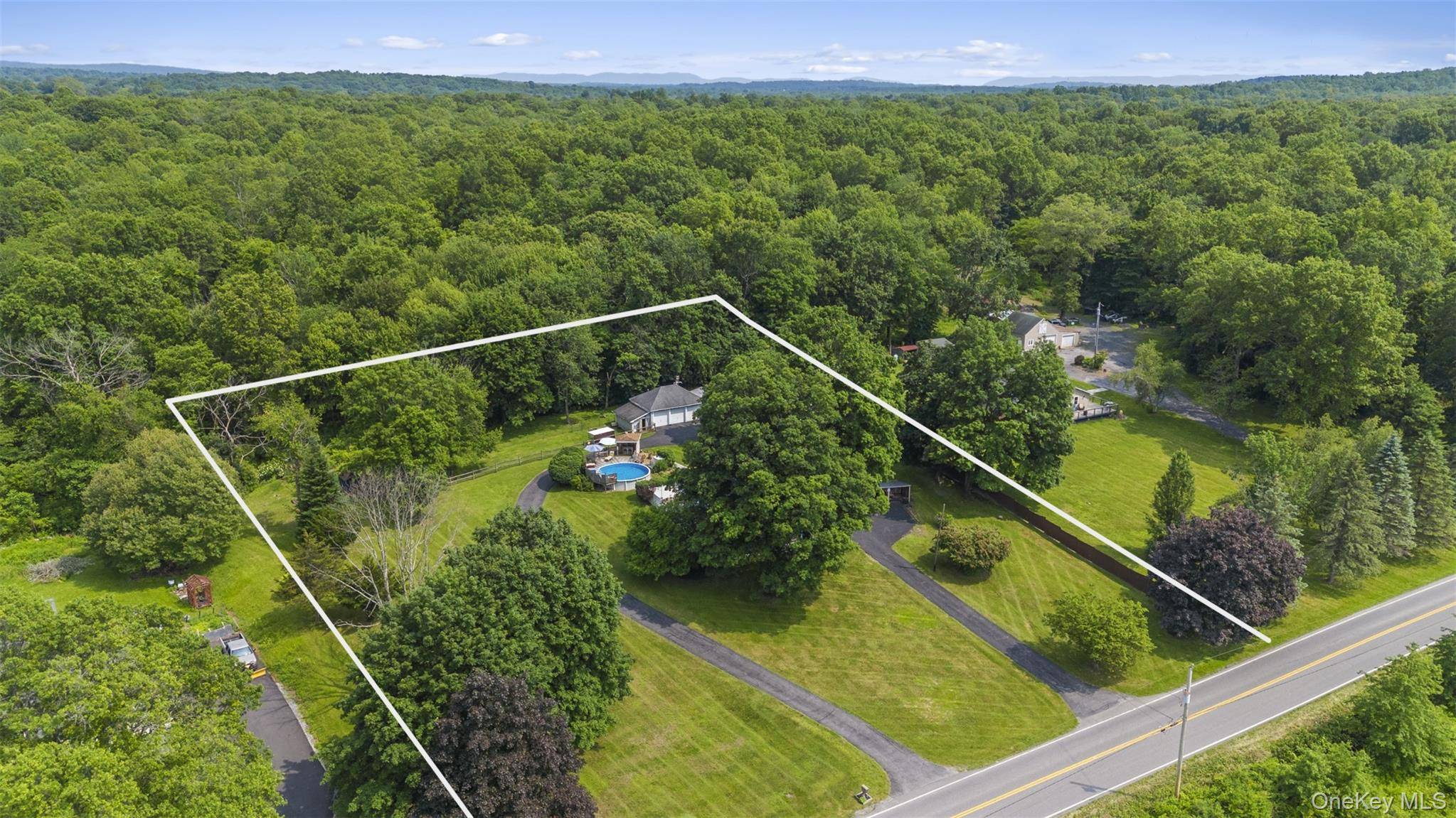 Casa com 4 Quartos à Venda em Wallkill - Nova Iorque - EUA - 2