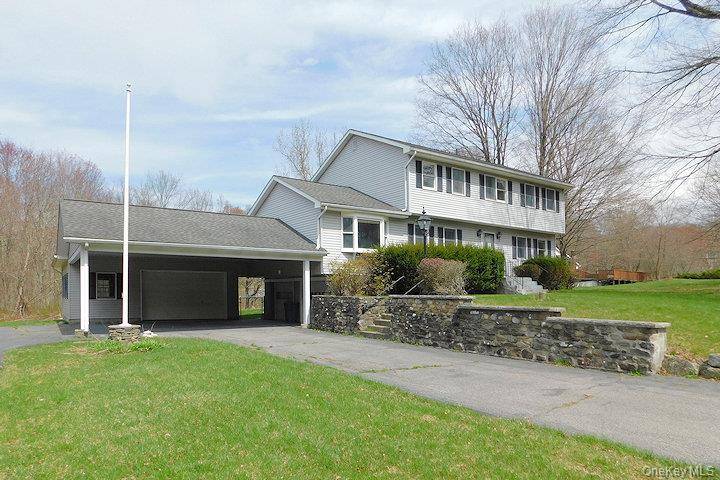 4 Bedroom Home for Sale in Wallkill - New York - USA - 1