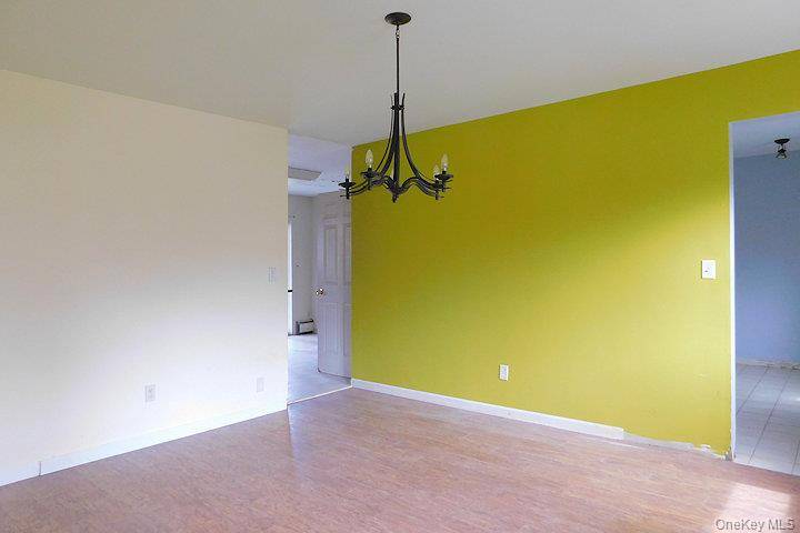 4 Bedroom Home for Sale in Wallkill - New York - USA - 7
