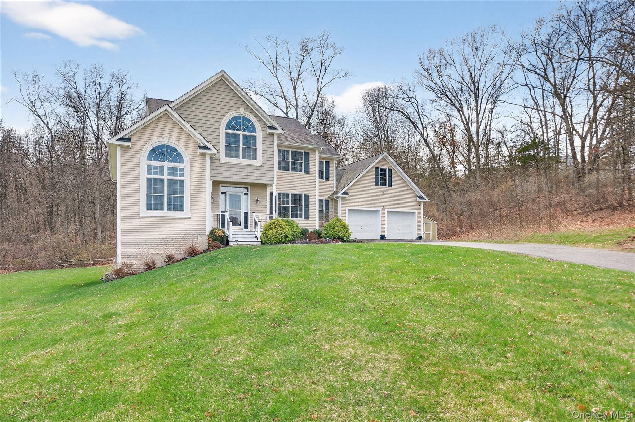 Casa com 4 Quartos à Venda em Wappingers Falls - Nova Iorque - EUA - 2