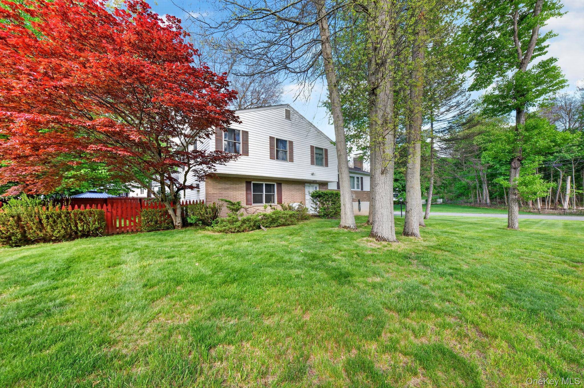 Casa com 4 Quartos à Venda em Wappingers Falls - Nova Iorque - EUA - 2