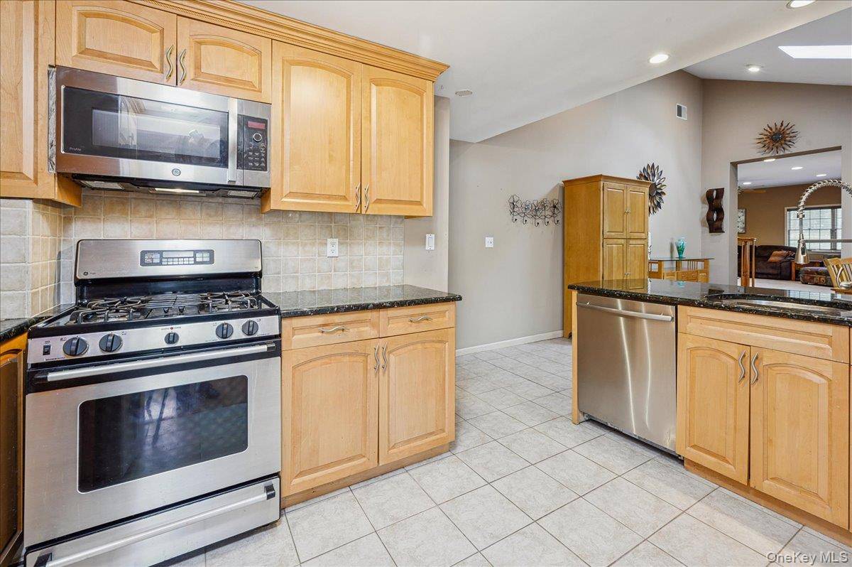 4 Bedroom Home for Sale in West Nyack - New York - USA - 5