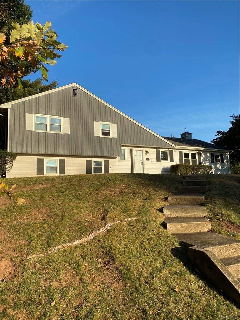 Casa com 4 Quartos à Venda em West Nyack - Nova Iorque - EUA - 1