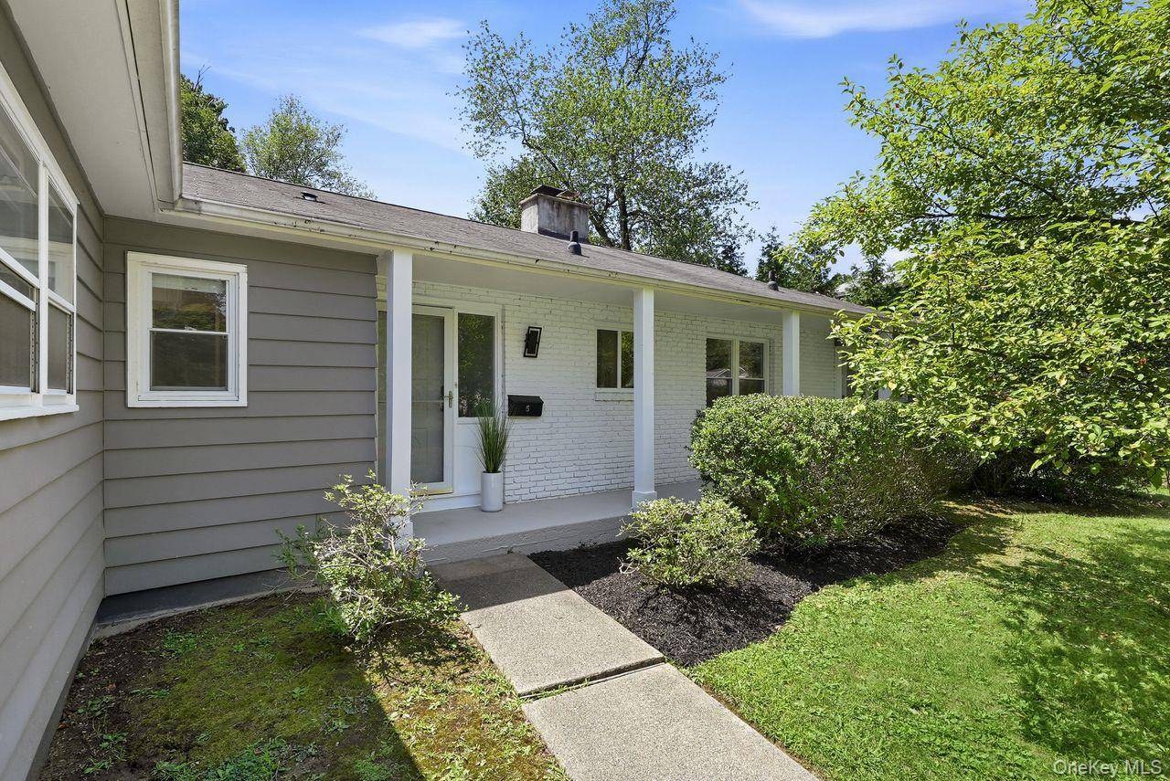 Casa com 4 Quartos à Venda em West Nyack - Nova Iorque - EUA - 2