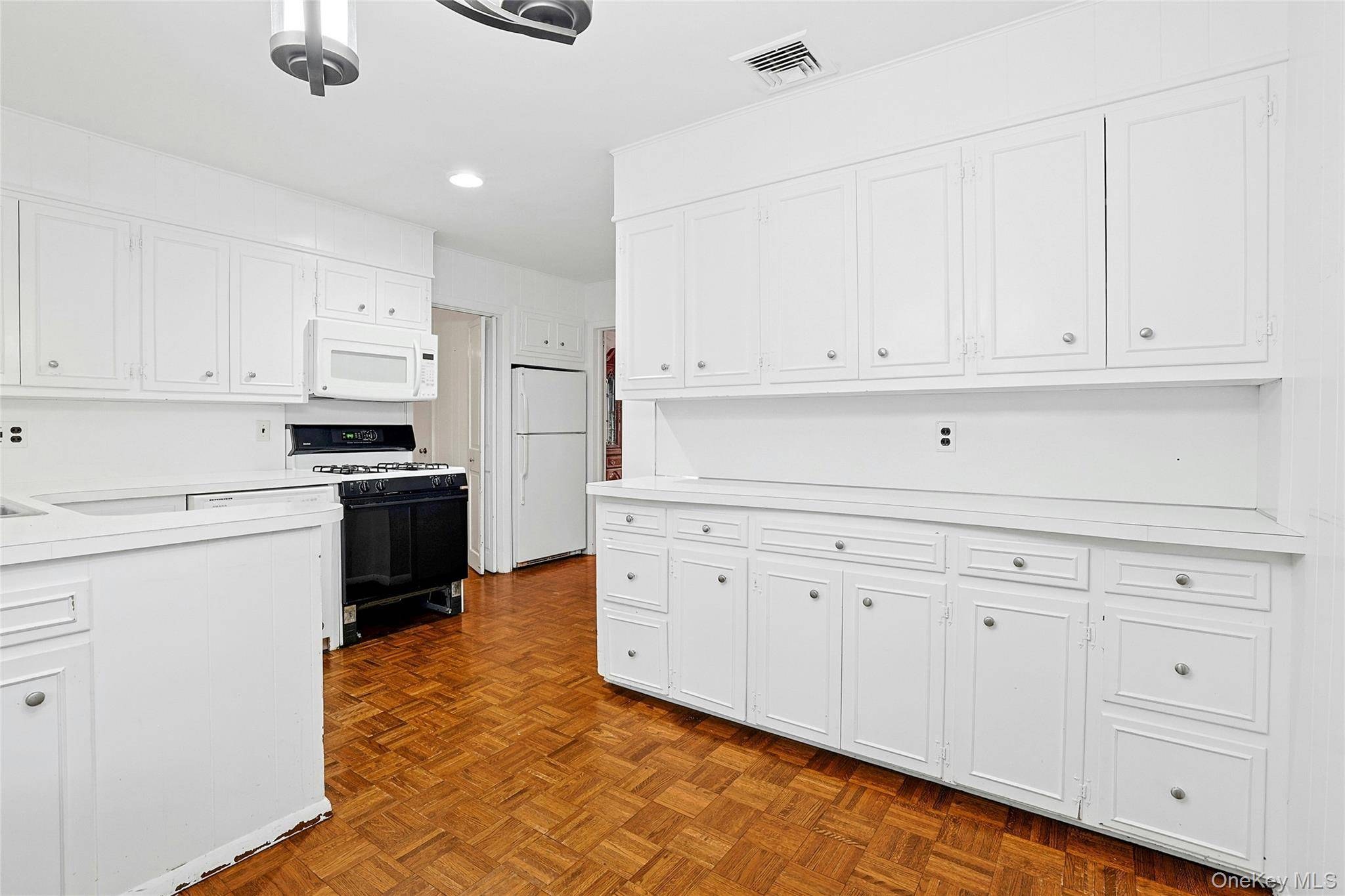 Casa com 4 Quartos à Venda em West Nyack - Nova Iorque - EUA - 6