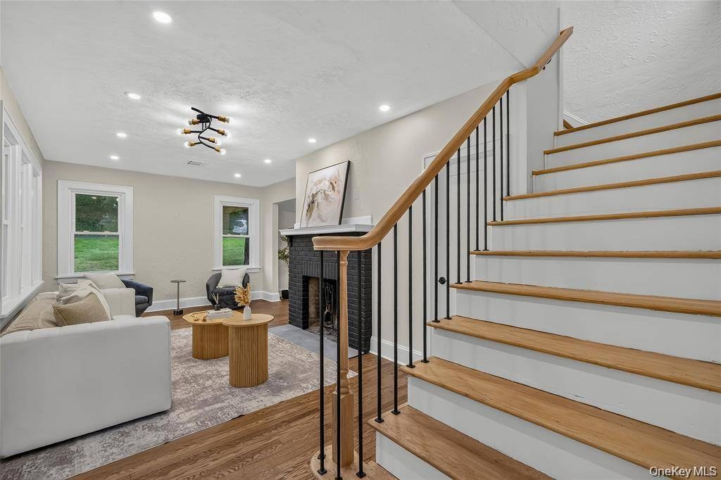 Casa com 4 Quartos à Venda em West Nyack - Nova Iorque - EUA - 8