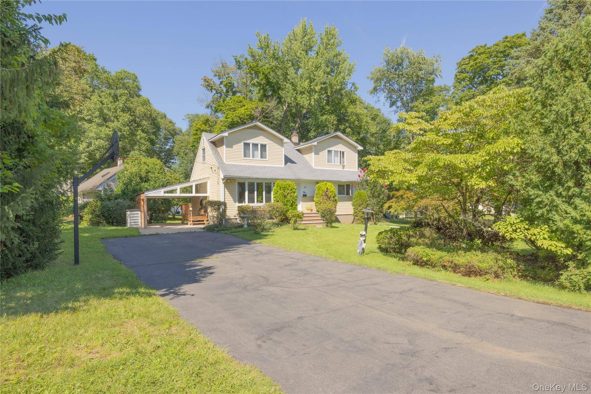 Casa com 4 Quartos à Venda em West Nyack - Nova Iorque - EUA - 2