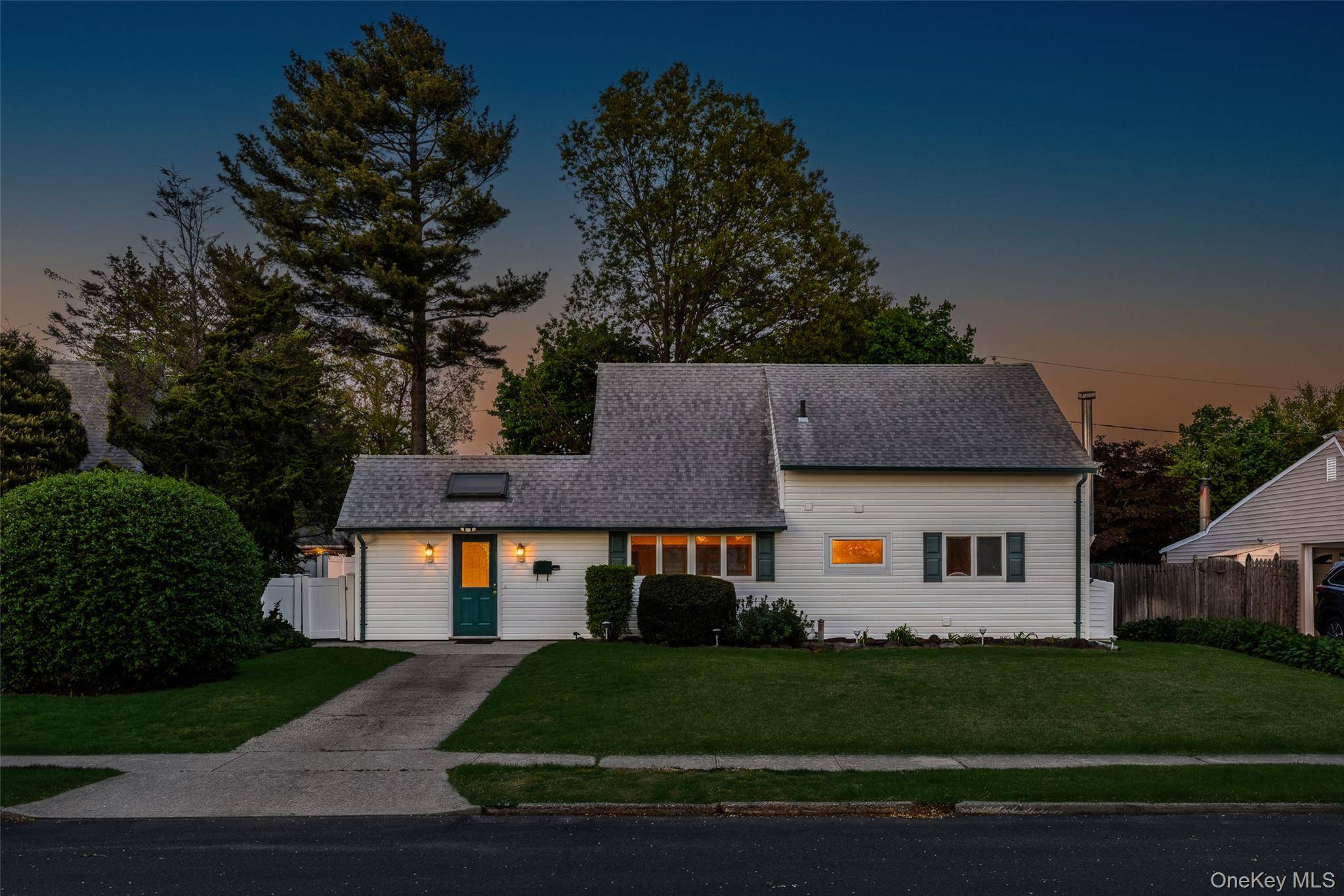 Casa com 4 Quartos à Venda em Westbury - Nova Iorque - EUA - 1