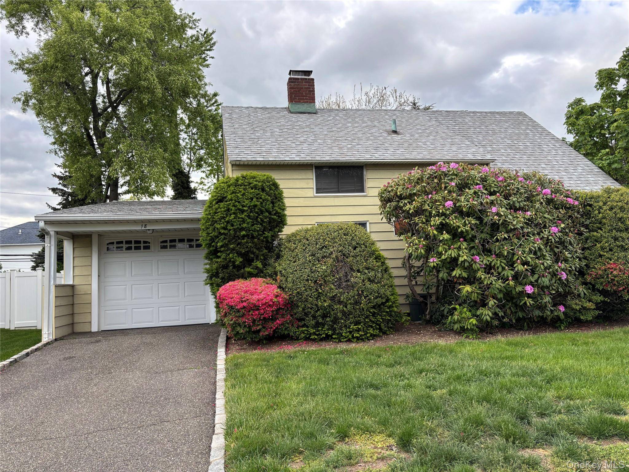 Casa com 4 Quartos à Venda em Westbury - Nova Iorque - EUA - 1