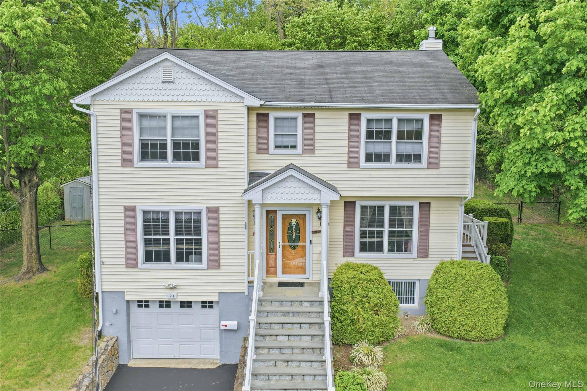 Casa com 4 Quartos à Venda em White Plains - Nova Iorque - EUA - 1