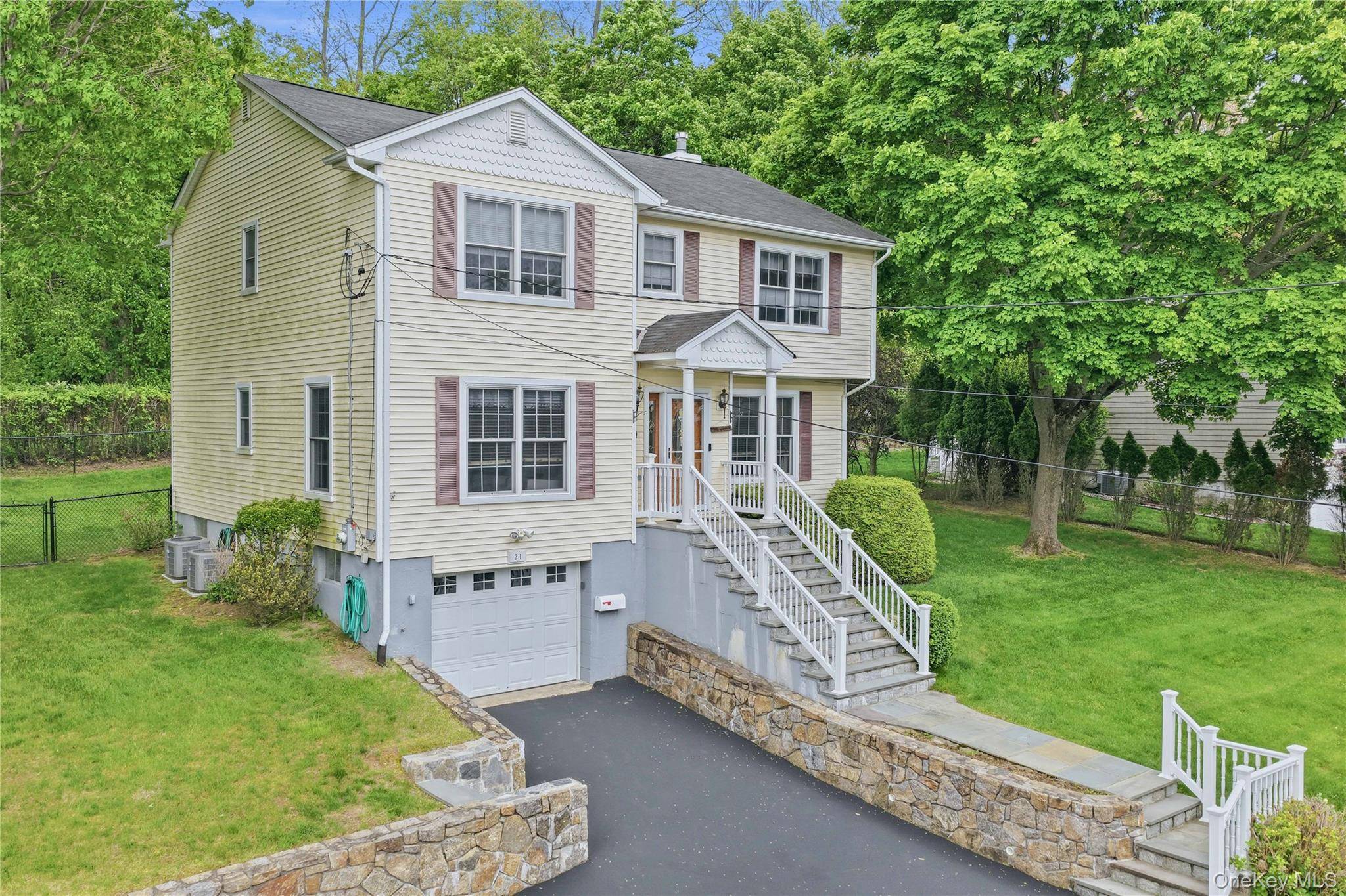 Casa com 4 Quartos à Venda em White Plains - Nova Iorque - EUA - 2