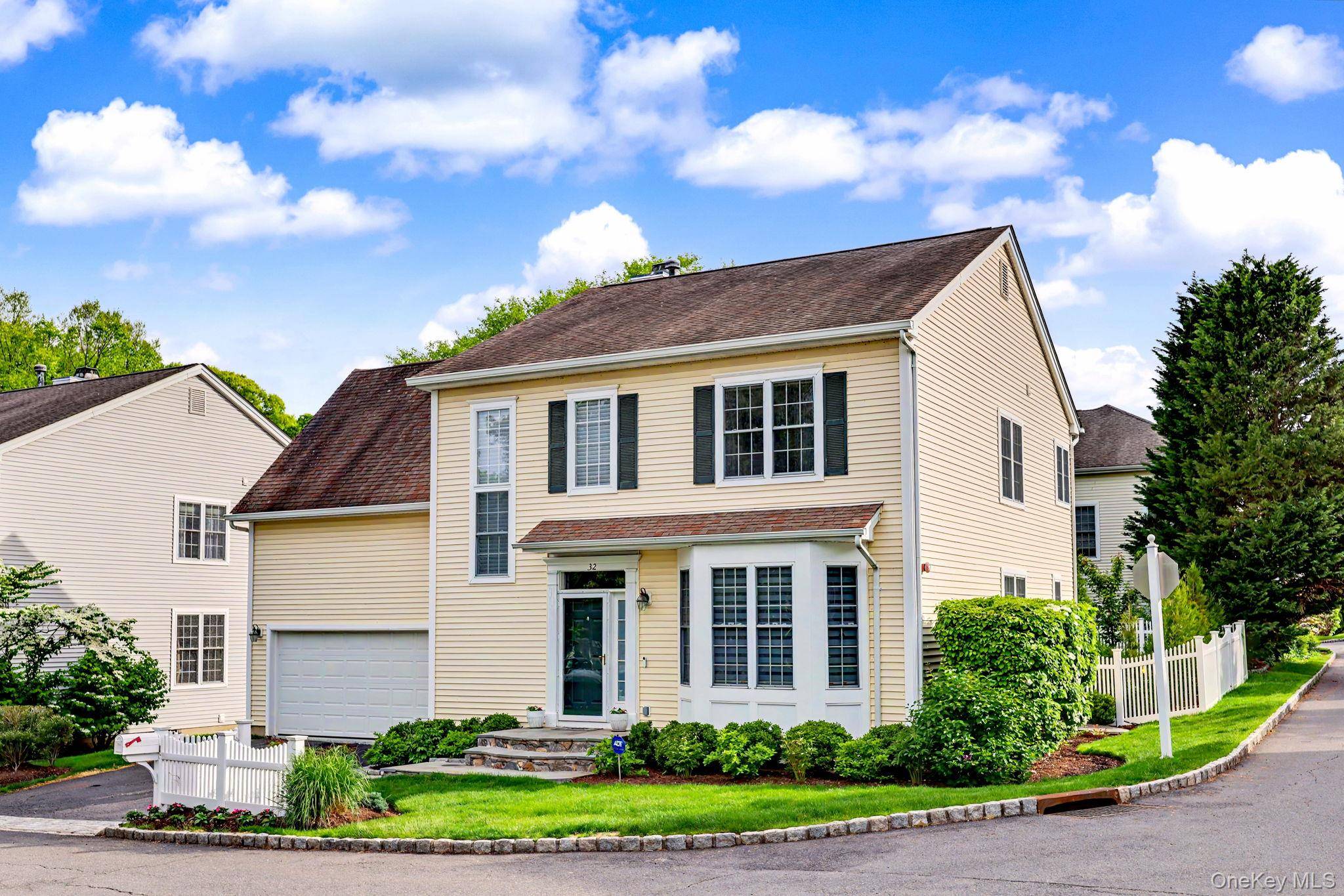 Casa de 4 Dormitorios en Venta en White Plains - Nueva York - EE. UU. - 1