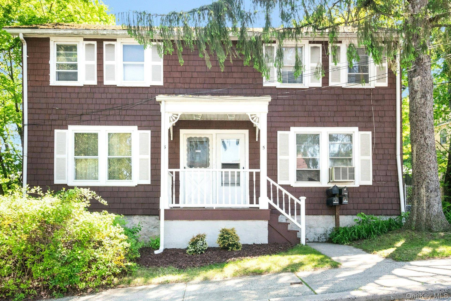 Casa de 4 Dormitorios en Venta en White Plains - Nueva York - EE. UU. - 1