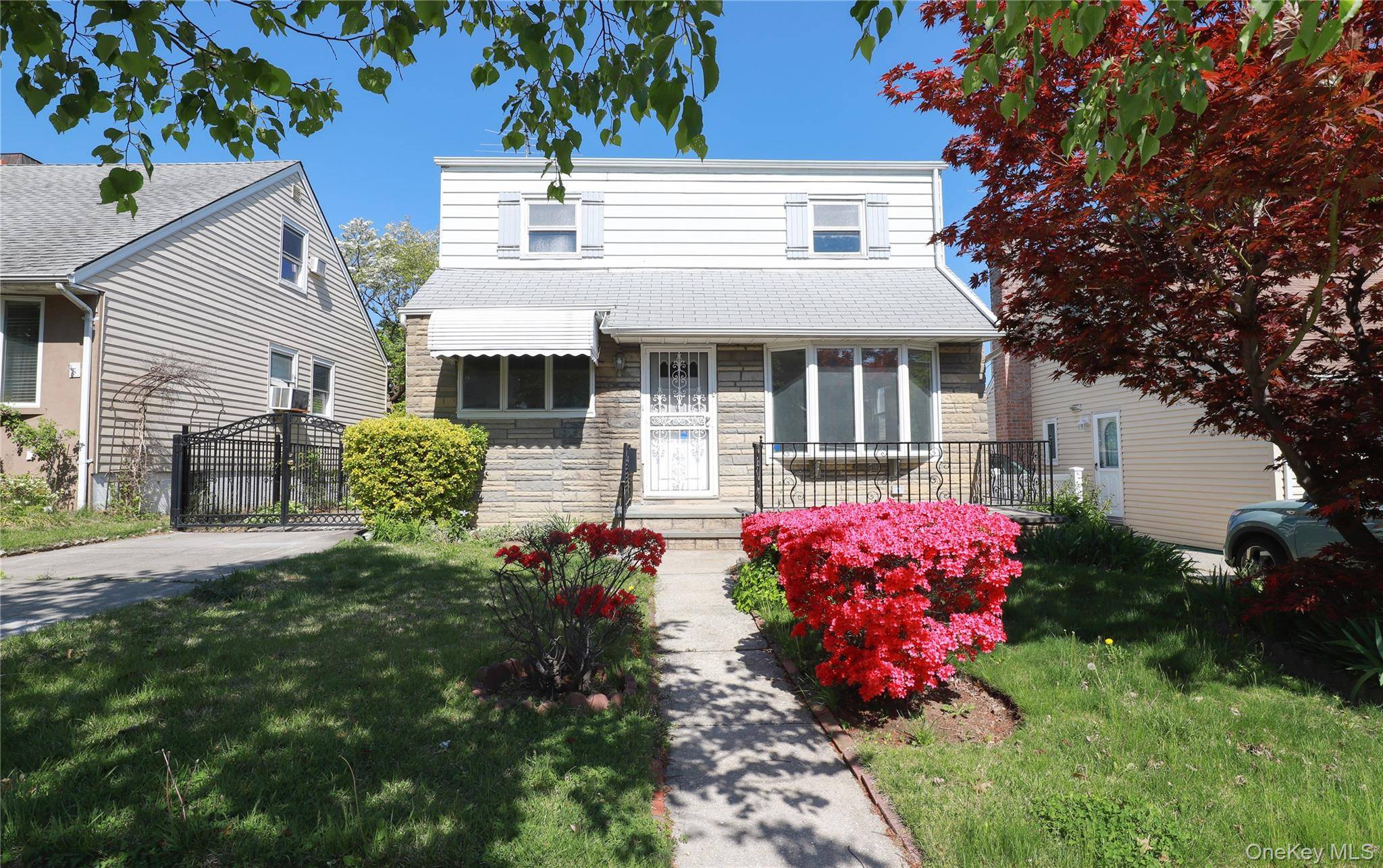 4 Bedroom Home for Sale in Whitestone - New York - USA - 1